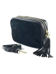 Marlon Skórzana torebka "Paris" w kolorze granatowym - 21 x 15 x 7 cm rozmiar: onesize. Niebieskie torebki klasyczne damskie Marlon, z aplikacjami, z materiału, bez dodatków. Za 210.45 zł.