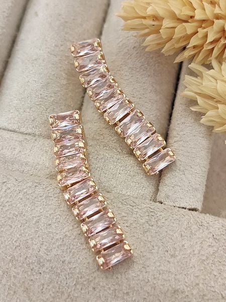 Nakkash Pozłacane kolczyki-wkrętki z cyrkoniami rozmiar: onesize. Białe kolczyki damskie Nakkash, z cyrkonią, pozłacane. Za 100.28 zł.