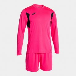 Zestaw bramkarza Joma Winner Pink 2XL - Oddychający i trwały. Czarne szorty męskie Joma, bez wzorów, z dresówki, eleganckie. Za 166.15 zł.