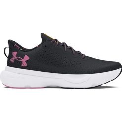 Biegowe buty damskie z nadrukiem Under Armour Surge 4. Czarne obuwie do biegania damskie Under Armour. W wyprzedaży za 365.85 zł.