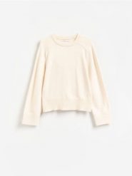Sweter z domieszką modalu - kremowy. Białe swetry klasyczne damskie Reserved, l, z dzianiny, bez kołnierzyka. Za 119.99 zł.