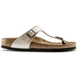 Japonki damskie białe Birkenstock Gizeh BF. Białe klapki damskie Birkenstock, bez wzorów, bez obcasa. Za 349.99 zł.