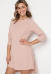 Różowa Trapezowa Sukienka z Dłuższym Tyłem Gemirina. Czerwone sukienki damskie Born2be, na co dzień, l, bez wzorów, wizytowe, bez kołnierzyka, bez ramiączek, trapezowe. Za 69.99 zł.