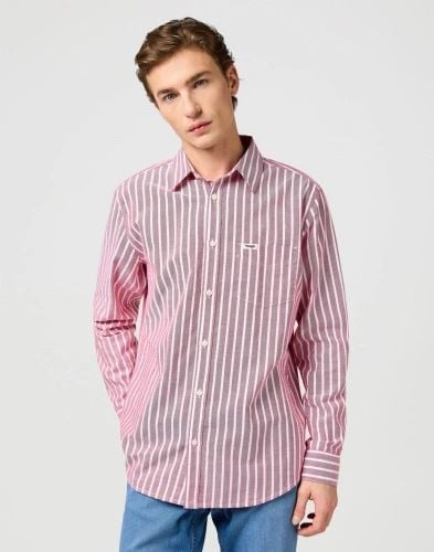 MESKA KOSZULA WRANGLER 1 PKT SHIRT RED OXFORD 112362540. Czerwone koszule męskie Wrangler, m, bez wzorów, bez kołnierzyka, bez ramiączek. Za 169.99 zł.