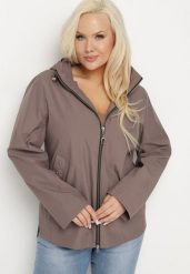 Jasnobrązowa Kurtka o Prostym Kroju z Odpinanym Kapturem Nusanelis. Brązowe kurtki damskie Born2be, plus size, bez wzorów, z jeansu. Za 189.99 zł.
