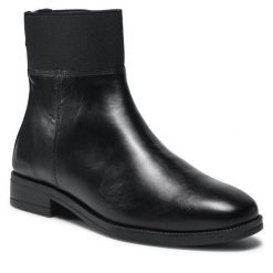 Botki Lasocki. Czarne botki damskie Lasocki, bez obcasa, na płaskiej podeszwie, bez zapięcia. Za 215.99 zł.