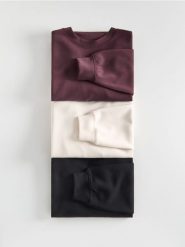 Bluza z modalem - ciemnofioletowy. Fioletowe bluzy bez kaptura damskie Reserved, l, z dzianiny. Za 119.99 zł.