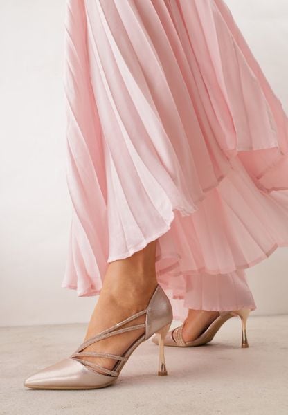 Szampańskie Szpilki VICES z Ozdobnymi Paseczkami z Cyrkoniami w Eleganckim Stylu Jaenlith. Żółte szpilki Renee, bez wzorów, z satyny, bez obcasa. Za 119.99 zł.