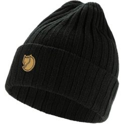 FJALLRAVEN Czapka Byron Hat black. Czarne czapki męskie Fjällräven, bez wzorów, z dzianiny, klasyczne. Za 249.50 zł.