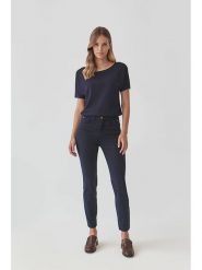 TATUUM Dżinsy - Slim fit - w kolorze granatowym rozmiar: 34. Niebieskie jeansy damskie Tatuum. Za 149.31 zł.