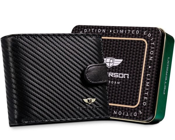 Carbonowy portfel męski Peterson czarny PTN 304Z-CA-6549 BLACK. Czarne portfele męskie Peterson, bez wzorów, ze skóry. Za 159.99 zł.
