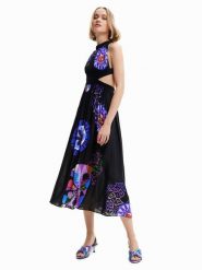 Desigual Sukienka letnia 23SWMW21 Kolorowy Regular Fit. Sukienki damskie Desigual, na lato, xl, bez wzorów, z wiskozy, bez kołnierzyka, bez ramiączek. Za 249.99 zł.