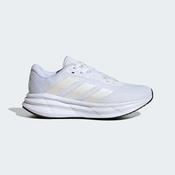 Buty Galaxy 7 Running. Białe obuwie do biegania damskie Adidas. Za 189.00 zł.