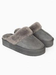 ISLAND BOOT Kapcie "Emesta" w kolorze szarym rozmiar: 36. Szare kapcie damskie Island Boot. Za 96.60 zł.