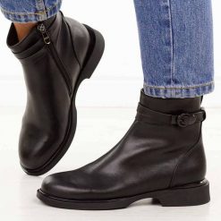 Czarne skórzane botki damskie Filippo Dbt7357/25. Czarne botki damskie Filippo, na jesień, z jeansu, eleganckie, z okrągłym noskiem, bez obcasa, na płaskiej podeszwie, bez zapięcia. Za 399.00 zł.