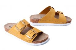DR. BRINKMANN 700741-06 gelb, klapki damskie. Żółte klapki damskie Dr. Brinkmann, bez wzorów, ze skóry, bez obcasa. Za 211.92 zł.