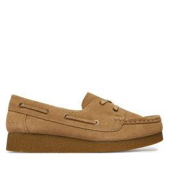 Półbuty Clarks. Brązowe półbuty damskie Clarks, bez wzorów, bez obcasa, na płaskiej podeszwie. Za 429.99 zł.