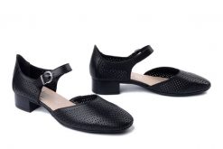 RIEKER 43460-00 black, czółenka damskie. Czarne czółenka damskie Rieker, bez wzorów, bez obcasa. Za 349.90 zł.