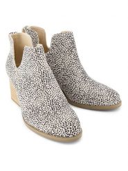TOMS Skórzane botki w kolorze kremowo-czarnym na koturnie rozmiar: 36. Brązowe botki damskie Toms, eleganckie, bez obcasa, na koturnie, bez zapięcia. Za 233.76 zł.