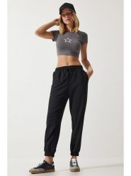 Happiness Istanbul Spodnie dresowe w kolorze czarnym rozmiar: 42. Czarne spodnie dresowe damskie Happiness Istanbul, bez wzorów, z dresówki. Za 61.31 zł.