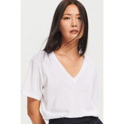 T-shirt z bawełny pima - Biały. Białe t-shirty damskie Reserved, l, bez wzorów, z bawełny, bez kołnierzyka. Za 59.99 zł.