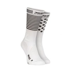 Skarpety rowerowe X-Socks Bike Race 4.0. Czarne skarpetki damskie X-Socks, bez wzorów. W wyprzedaży za 96.00 zł.