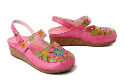 Laura Vita 0007656 FACSCINEO 45 rose, sandały damskie. Czerwone sandały damskie Laura Vita, bez wzorów, ze skóry, bez obcasa, na koturnie. Za 394.90 zł.