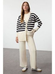 Trendyol 2-częściowy zestaw w kolorze kremowym rozmiar: M. Brązowe kardigany damskie Trendyol, m, bez wzorów. Za 130.50 zł.