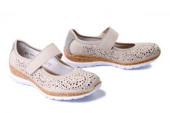 RIEKER N4299-60 beige, półbuty damskie. Brązowe półbuty damskie Rieker, bez wzorów, bez obcasa. Za 263.92 zł.
