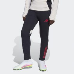 Spodnie treningowe Liverpool FC Tiro 25 Competition. Czarne spodnie sportowe damskie Adidas, do piłki nożnej. W wyprzedaży za 230.00 zł.