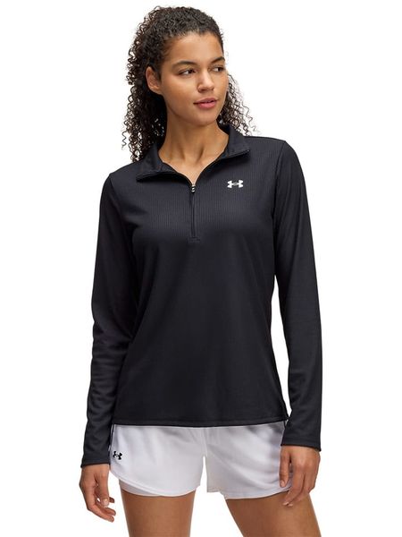 Under Armour Koszulka funkcyjna w kolorze czarnym rozmiar: XS. Czarne bluzki sportowe damskie Under Armour, xs, z materiału, bez kołnierzyka, bez ramiączek. Za 117.73 zł.