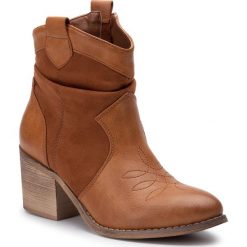 Botki DEEZEE WS1820A-03. Brązowe botki damskie DeeZee, bez obcasa, bez zapięcia. Za 129.99 zł.