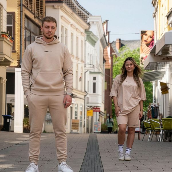 Spodnie dresowe do domu – kolor piaskowy. Brązowe spodnie sportowe damskie HOME DELUXE, m, z bawełny, na fitness i siłownię. Za 125.00 zł.