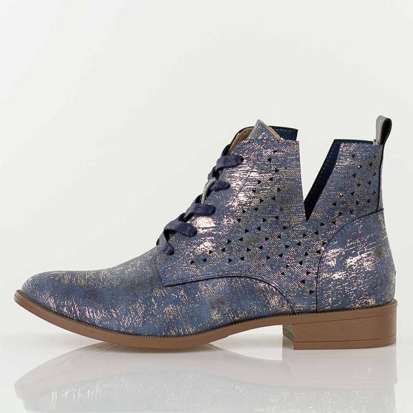 Niebieskie jeans ażurowe botki damskie Jezzi Mam65-112. Niebieskie botki damskie Jezzi, na jesień, z jeansu, boho, bez obcasa, na obcasie, bez zapięcia. Za 249.00 zł.