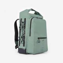 Plecak do sportów wodnych Decathlon 500 30 l IPX6 szczelny. Niebieskie plecaki męskie Decathlon, bez wzorów, z materiału. Za 219.99 zł.