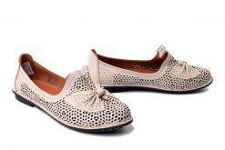 COMFORTABEL 830049-08 beige, półbuty damskie. Brązowe półbuty damskie Comfortabel, w ażurowe wzory, ze skóry, bez obcasa. Za 229.42 zł.