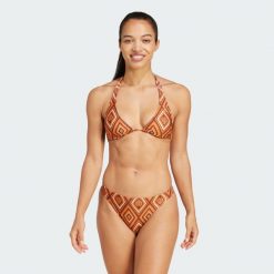 Zestaw adidas x FARM RIO Bikini. Brązowe bikini damskie Adidas, bez wzorów. W wyprzedaży za 193.60 zł.
