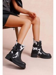 Foreverfolie Botki w kolorze czarno-białym rozmiar: 38. Białe botki damskie Foreverfolie, bez obcasa, bez zapięcia. Za 130.99 zł.