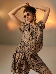 Okulary przeciwsłoneczne w złotych oprawkach - wielobarwny. Żółte okulary przeciwsłoneczne damskie Sinsay. Za 19.99 zł.