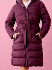Kurtka puffer z kapturem - czerwony. Czerwone kurtki damskie Sinsay, l, bez wzorów, z kapturem. Za 119.99 zł.