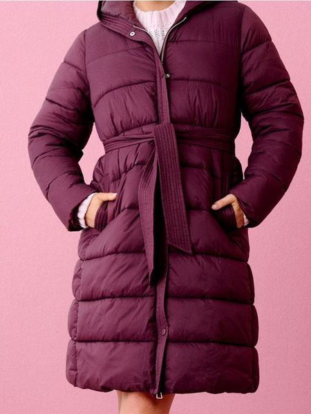 Kurtka puffer z kapturem - czerwony. Czerwone kurtki damskie Sinsay, l, bez wzorów, z kapturem. Za 119.99 zł.