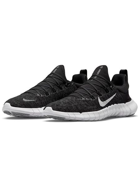 Nike Buty "Free run 5.0" w kolorze czarnym do biegania rozmiar: 37,5. Czarne obuwie do biegania damskie Nike. Za 236.61 zł.