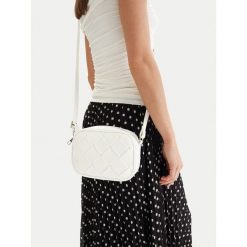 Torebka JENNY. Białe listonoszki damskie Jenny, bez wzorów, bez dodatków. Za 99.99 zł.