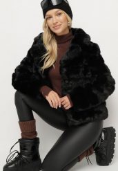 Czarna Kurtka Futrzana z Przeszyciami Raline. Czarne kurtki damskie Born2be, m, bez wzorów, z futra, bez kaptura. Za 249.99 zł.
