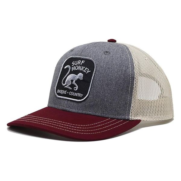 Czapka trucker - 6 paneli / Dorośli / Jeden rozmiar (Bordowy/Beżowy). Czerwone czapki męskie SURF MONKEY, z aplikacjami, z bawełny. Za 159.95 zł.