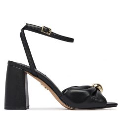 Sandały Steve Madden. Czarne sandały damskie Steve Madden, bez wzorów, bez obcasa, na słupku. Za 519.99 zł.