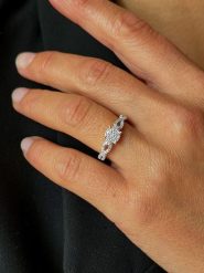 OR Carats Złoty pierścionek z diamentami rozmiar: 58. Szare pierścionki damskie OR Carats, z diamentem, złote. Za 1,675.29 zł.