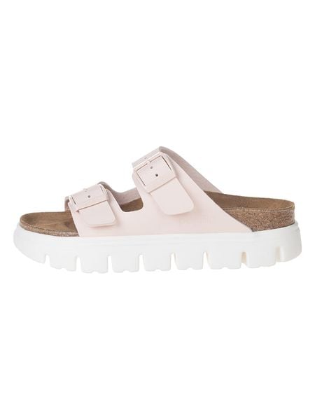Birkenstock Klapki "Arizona" w kolorze jasnoróżowym rozmiar: 37. Różowe klapki damskie Birkenstock, bez wzorów, bez obcasa. Za 316.24 zł.