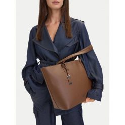 Torebka JENNY. Brązowe torebki klasyczne damskie Jenny, bez wzorów, bez dodatków. Za 139.99 zł.