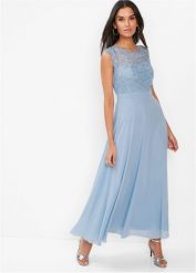 Długa sukienka wieczorowa z koronką. Czerwone sukienki damskie bonprix, z aplikacjami, z koronki, eleganckie, bez kołnierzyka, bez ramiączek, maxi. Za 359.99 zł.